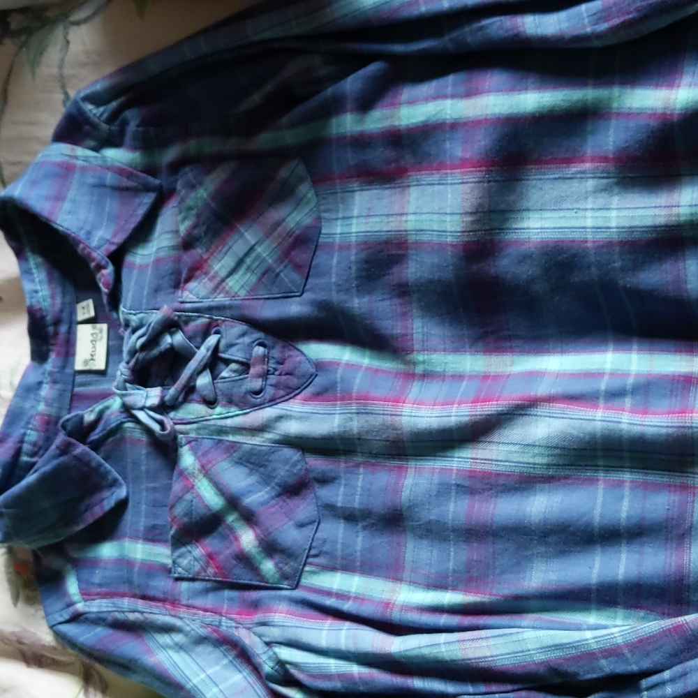 Mudd brand barely worn girls top 7-8